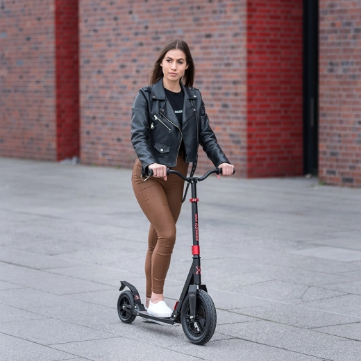 Conduite confortable grâce aux grandes roues gonflables