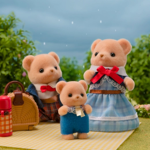 Trois adorables figurines au doux velours