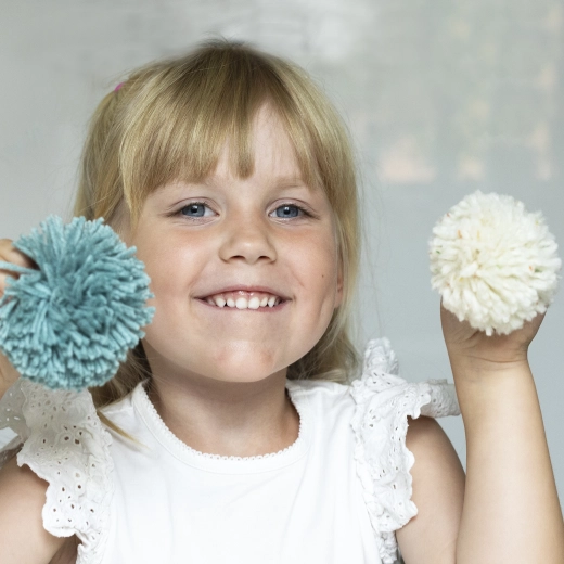 Des pompons tout doux et une création sensorielle