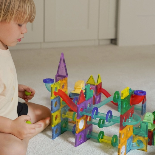 Apprendre en jouant : physique, logique et imagination spatiale