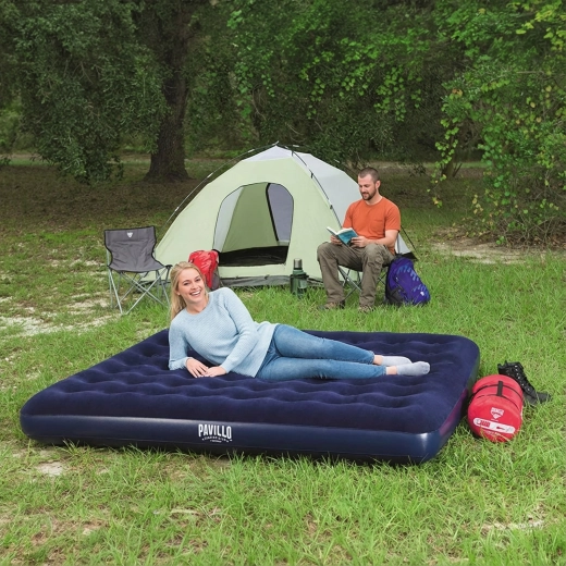 Matelas gonflable double bleu avec surface floquée 203 × 183 × 22 cm