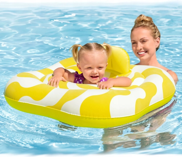 Siège intégré avec ouvertures pour les jambes