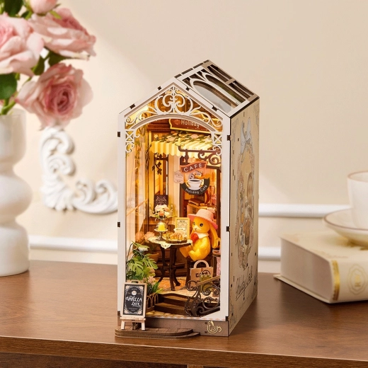 Serre-livres stable et book nook design