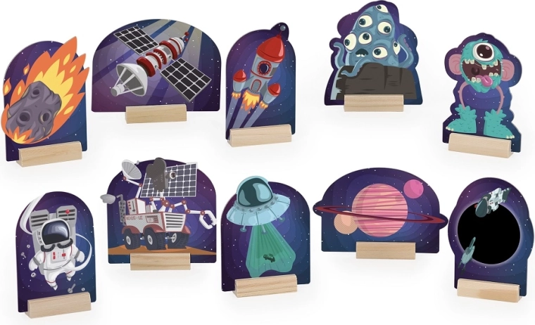 Cibles spatiales sur socles en bois