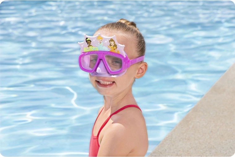 Large champ de vision et vue claire sous l’eau