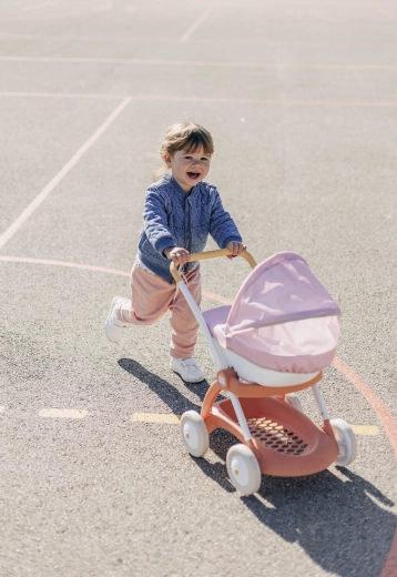 Cadre métallique stable et roues silencieuses