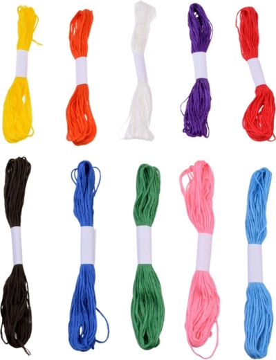 10 couleurs de fil de broderie pour des combinaisons variées