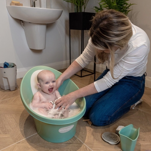 Forme ergonomique et stabilité pendant le bain
