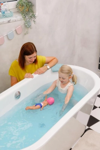 Compagne idéale pour le bain et la piscine