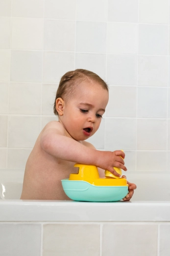 Bateau flottant pour le bain et les jeux d’eau