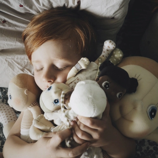 Compagnon apaisant pour le sommeil et les câlins