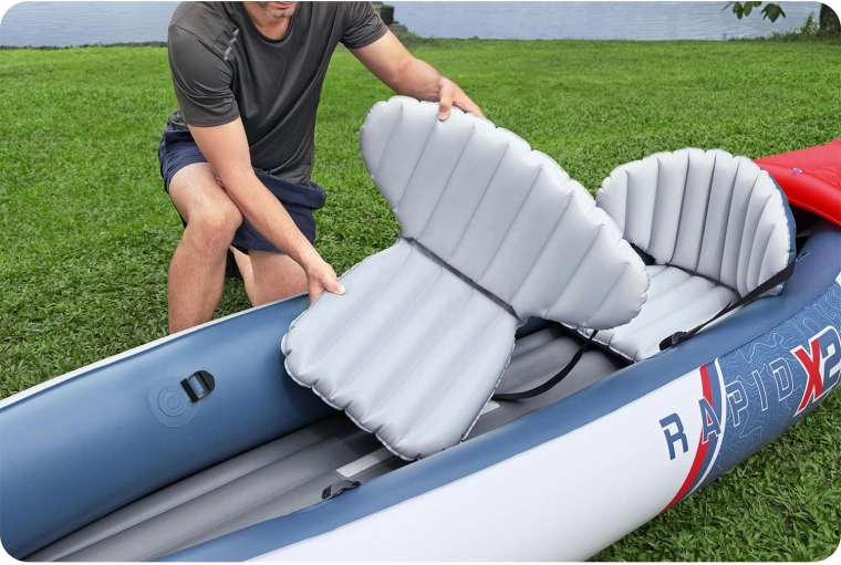 Sièges confortables et plancher stable