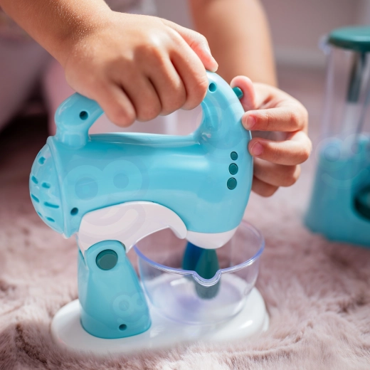 Mixeur réaliste avec bol pour petits pâtissiers