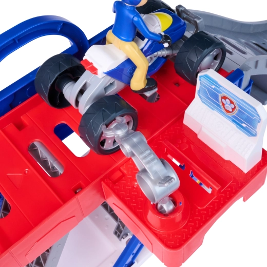 Plateforme élévatrice et station de service