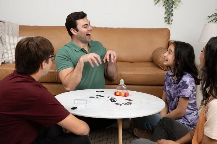 Jeu de party en équipe pour la famille et les amis
