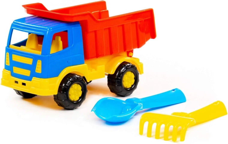 Camion-benne pour transporter et déverser le sable