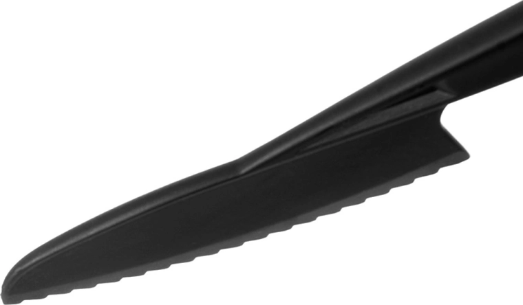 Coupes nettes grâce à la lame dentelée