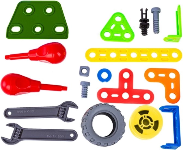 Accessoires riches, y compris des outils