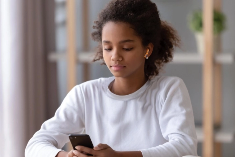 Appels mains libres et commandes tactiles