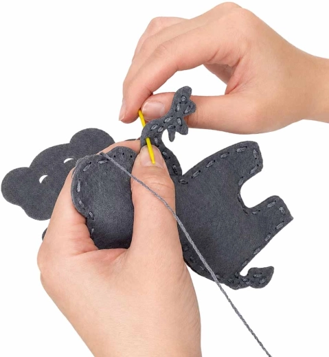 Couture sûre pour les enfants à partir de 6 ans