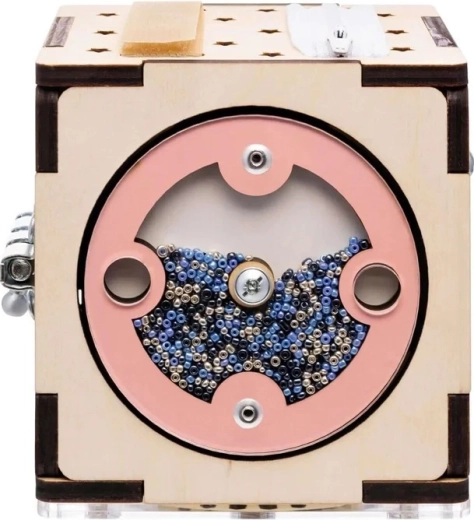 Fenêtre sensorielle avec perles