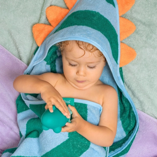 Design dinosaure joyeux qui plaît aux enfants