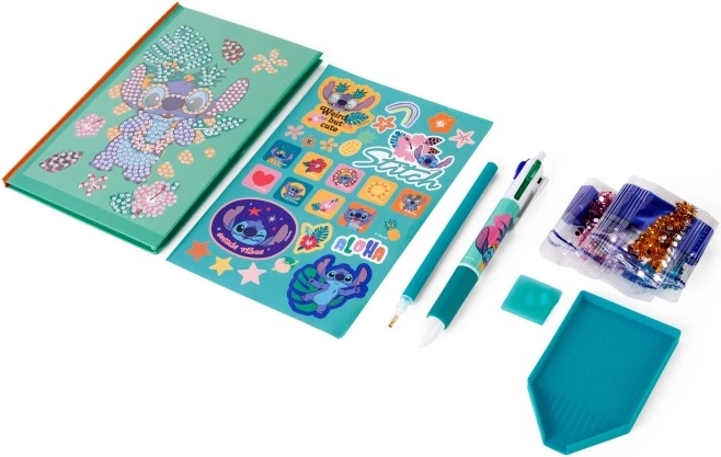 Décoration précise avec outils pour strass