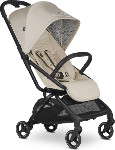 Grande capote avec ventilation et design compact