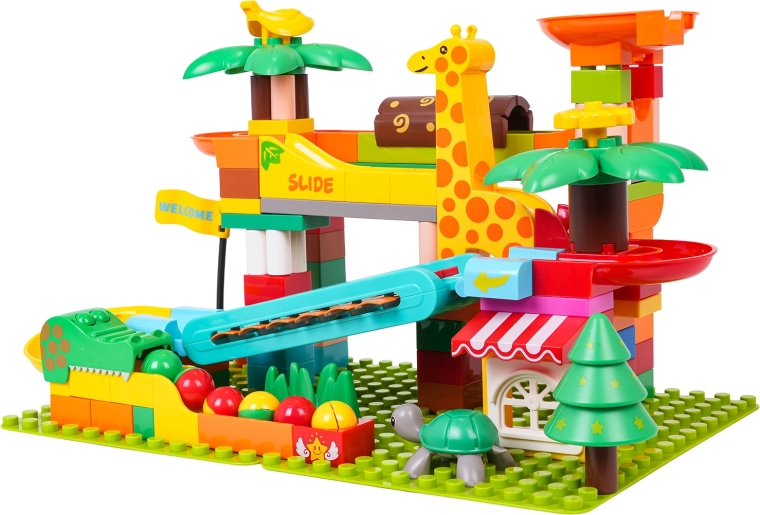 Piste à billes créative sur le thème safari