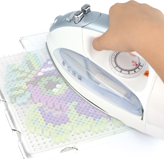 Plaque transparente et gabarits pour un assemblage facile