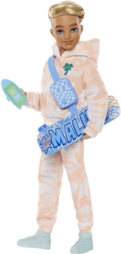 Poupée Barbie Dream Besties Ken avec skateboard et accessoires