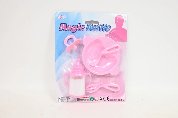 Biberon avec « lait » et accessoires