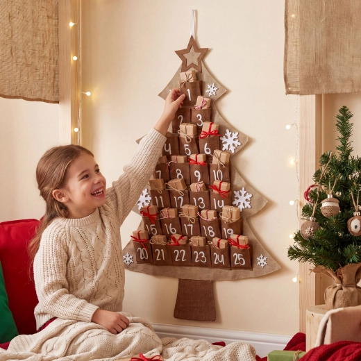 Calendrier de l’Avent en feutre en forme de sapin de Noël 85 × 60 cm