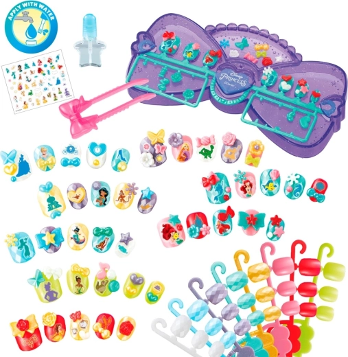 Ongles scintillants et motifs de princesses