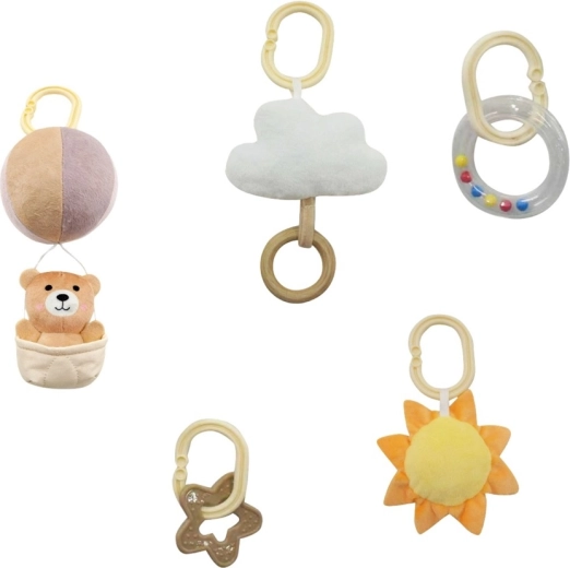 5 jouets suspendus pour s’amuser et se développer