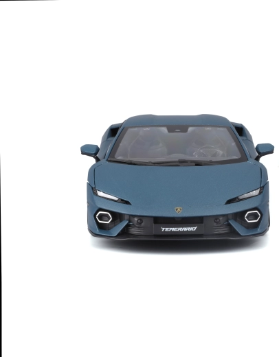 Intérieur détaillé et phares réalistes