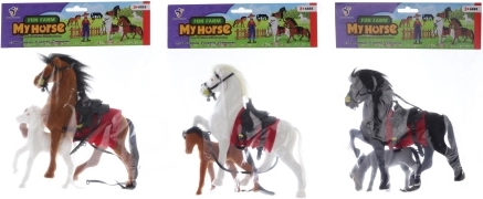 Cheval avec poulain