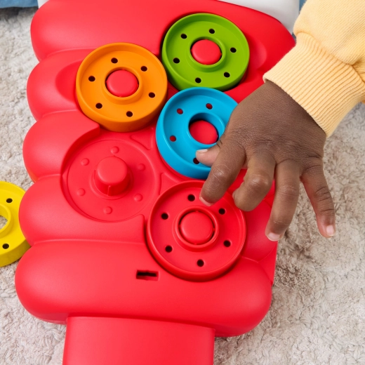 Cinq jetons colorés