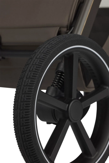 Roues suspendues et pneus résistants pour une conduite fluide