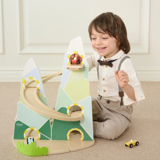 Trois petites voitures dans le coffret