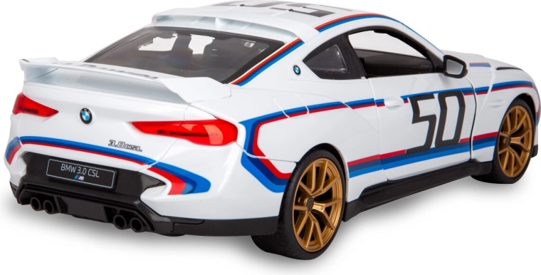 Finition fidèle de la BMW 3.0 CSL