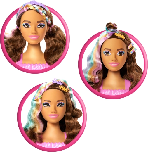 Longs cheveux avec mèches pastel