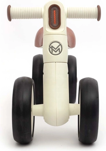 Stabilité à quatre roues pour les premiers pas sur roues