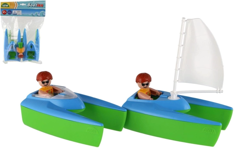 LENA ensemble de voiliers avec catamaran