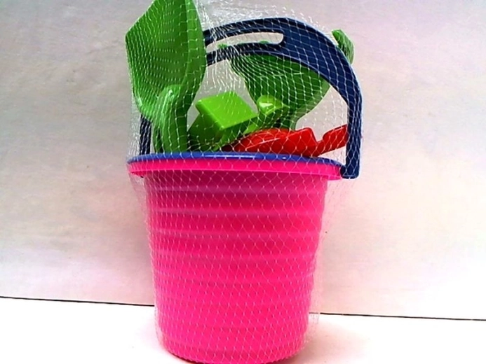 Set de sable avec petit seau