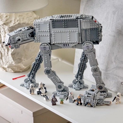 INT-4 et speeder cachés à l’intérieur
