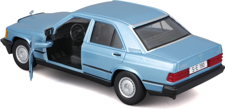 Portes ouvrantes et intérieur soigné