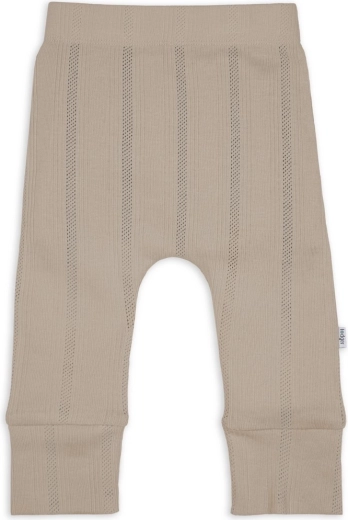 Taille basse et espace pour la couche