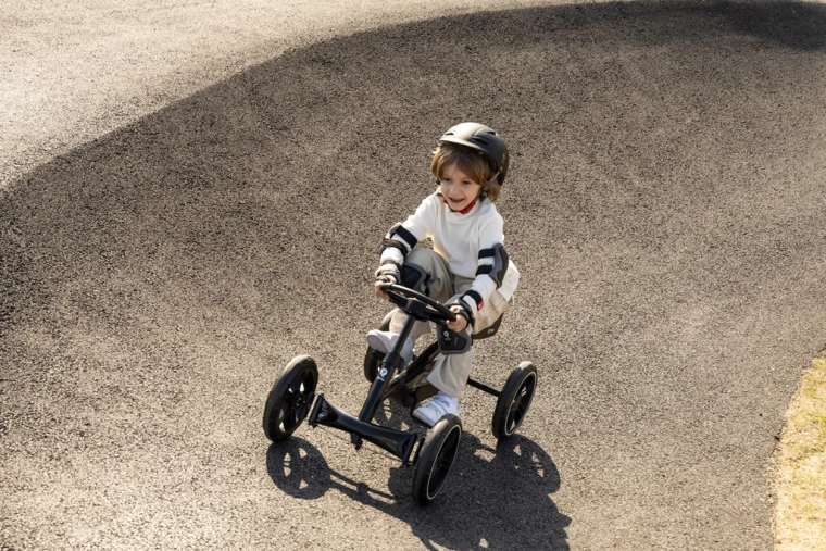 Propulsion à pédales sans batterie pour un amusement actif