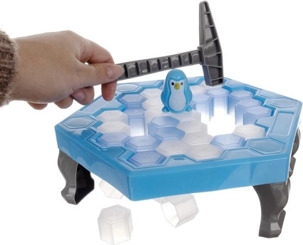 Jeu d’adresse palpitant : cassez la glace sans faire tomber le pingouin